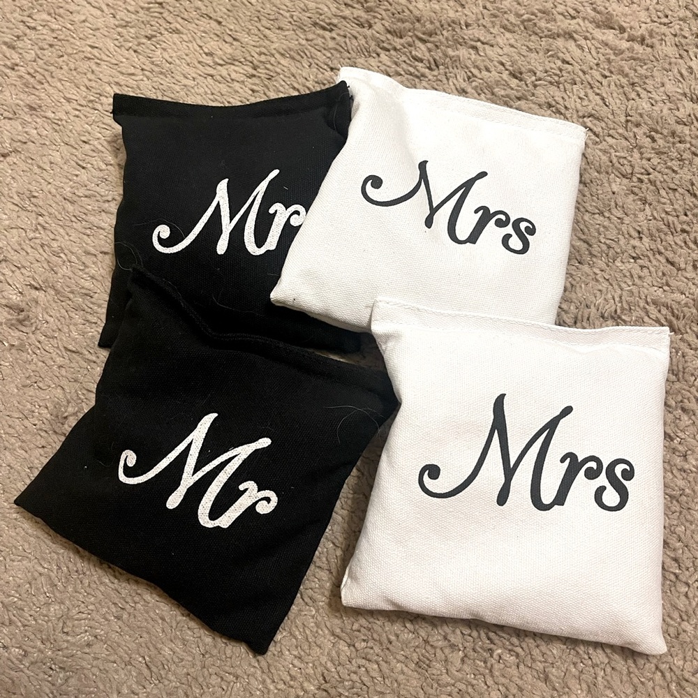 Mr and Mrs cornhole bean bags